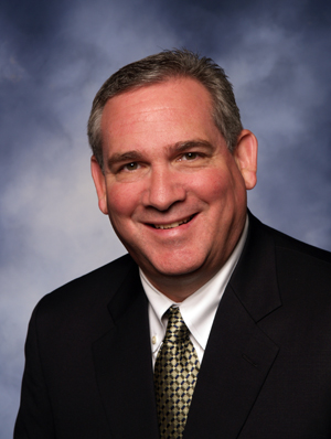 Molex信息娛樂和車載網絡汽車技術營銷經理Mike Gardner