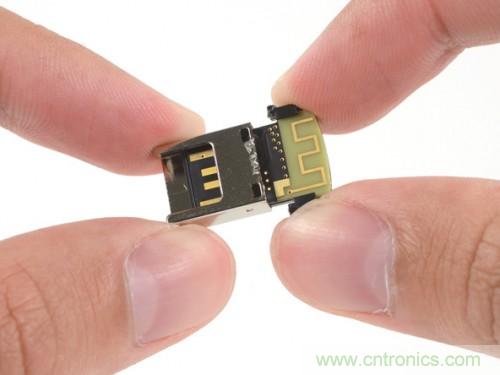 很漂亮的小東西，金屬的USB插頭