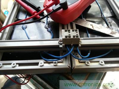 手工打造太陽能充電照明系統(tǒng)：點亮LED給手機(jī)充電