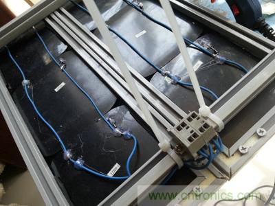 手工打造太陽能充電照明系統(tǒng)：點亮LED給手機(jī)充電