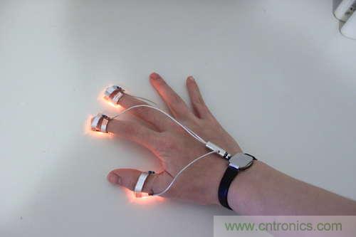 LED多點觸控手套DIY:把各部分焊接起來,測試