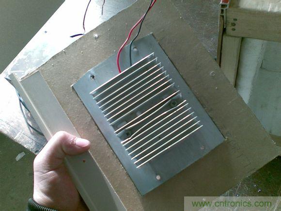 牛人DIY:百元自制車載冰箱