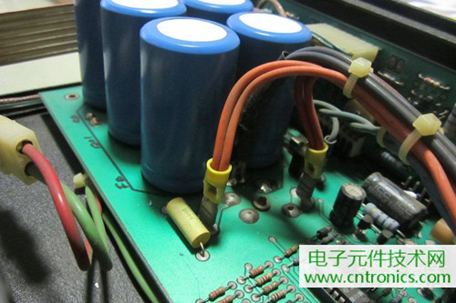 用料很給力!專業(yè)后級功放美國高峰FA1201拆解