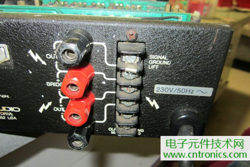 用料很給力!專業(yè)后級功放美國高峰FA1201拆解