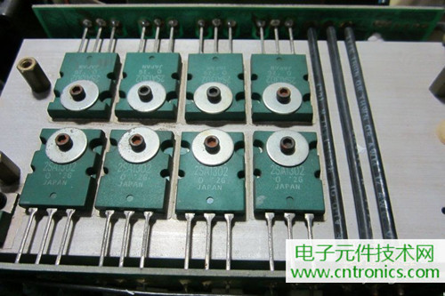 用料很給力!專業(yè)后級功放美國高峰FA1201拆解