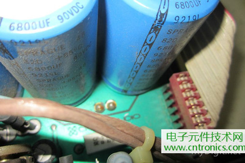 用料很給力!專業(yè)后級功放美國高峰FA1201拆解