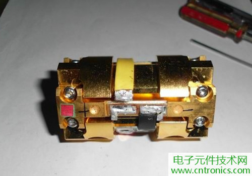 這貨一萬三？50W半導(dǎo)體激光模塊拆解