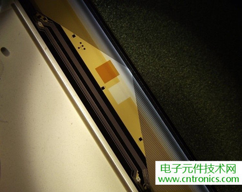 探秘電子紙！一款電紙書的電子墨水屏拆解
