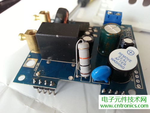 一款觸控開關拆解，做工不錯