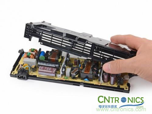 游戲機內部的秘密:逆天級拆解索尼 PALY STATION 4!