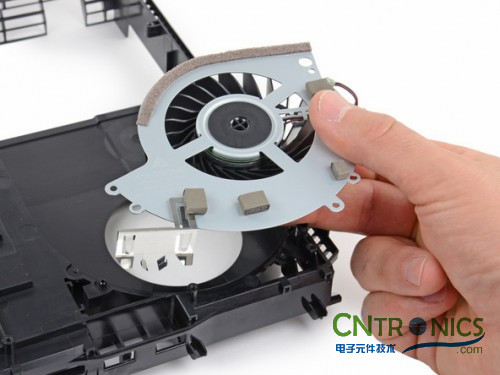 游戲機內部的秘密:逆天級拆解索尼 PALY STATION 4!