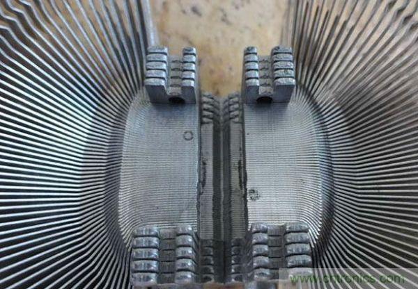 變廢為寶!風(fēng)扇散熱器變身山寨LED燈