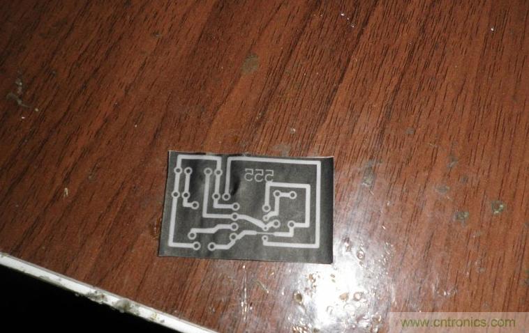 DIY菜鳥(niǎo)福音!感光干膜PCB負(fù)片輸出的一種方法!