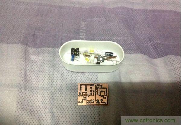 轉(zhuǎn)印、刮焊盤、備元件準(zhǔn)備焊接