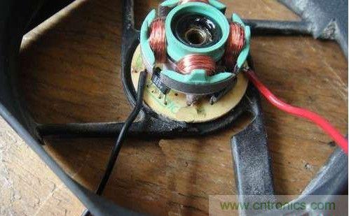 創(chuàng)意DIY！迷你風(fēng)力發(fā)電機(jī)！