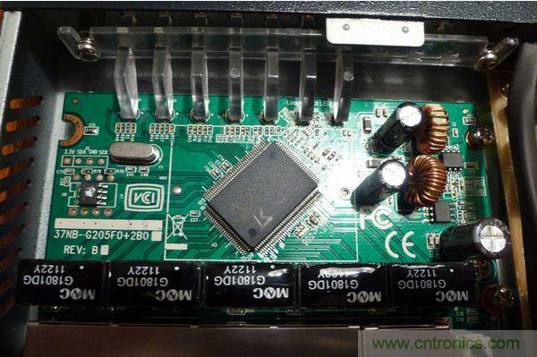 圖6:主系統電路板的細節特寫。