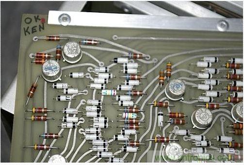 拆解也懷舊,讓人驚嘆的古董級(jí)可編程科學(xué)計(jì)算器 from 1966