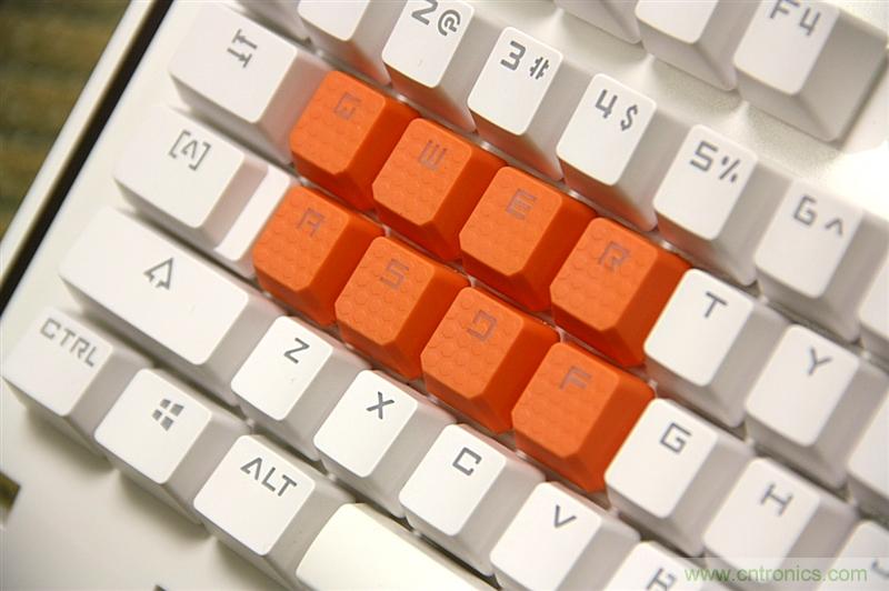 曾經的網吧統治者&mdash;雙飛燕血手幽靈機械鍵盤，真世界最快？