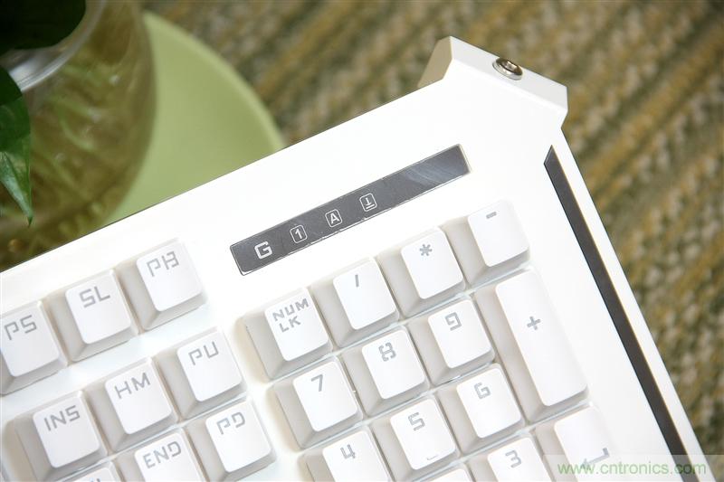 曾經的網吧統治者&mdash;雙飛燕血手幽靈機械鍵盤，真世界最快？