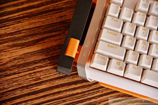 左手寫愛，右手寫他&mdash;&mdash;從此鍵盤鼠標(biāo)不分家！