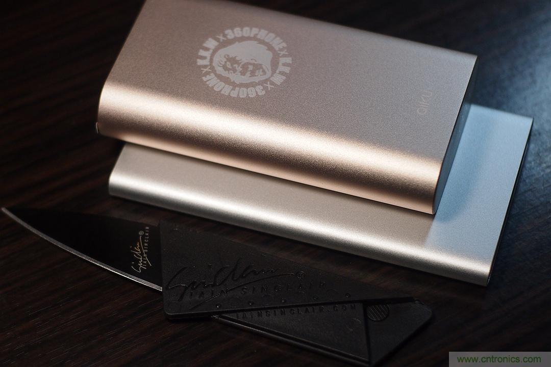 移動電源也玩雙引擎?快到你想象不到