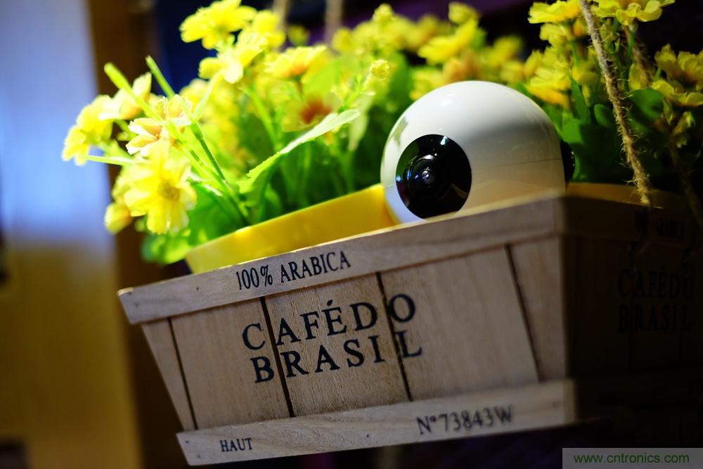 造型神似BB8，讓照片翻滾起來&mdash;&mdash;暴風魔眼