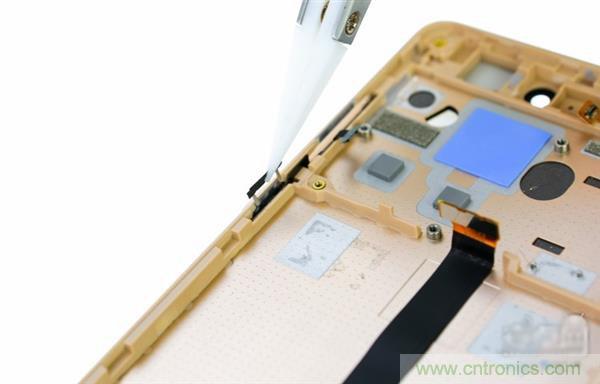 小米手機4S超詳細拆解:內外硬件大升級