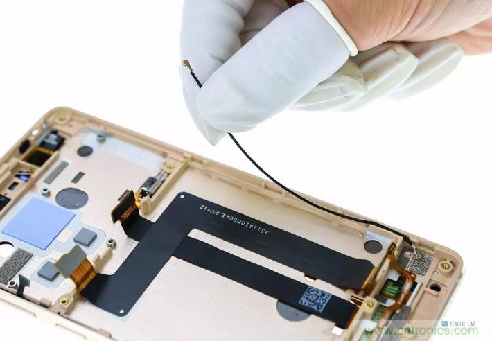 小米手機4S超詳細拆解:內外硬件大升級
