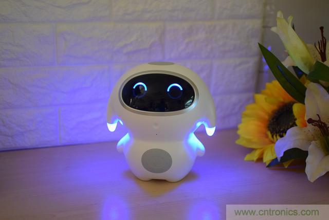 “爸爸再不陪我，我就長大了”——小騰機器人