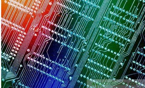 【導(dǎo)讀】對于一個新設(shè)計的電路板，調(diào)試起來往往會遇到一些困難，特別是當(dāng)板比較大、元件比較多時，往往無從下手。但如果掌握好一套合理的調(diào)試方法，調(diào)試起來將會事半功倍。  對于剛拿回來的新PCB板，我們首先要大概觀察一下，板上是否存在問題，例如是否有明顯的裂痕，有無短路、開路等現(xiàn)象。如果有必要的話，可以檢查一下電源跟地線之間的電阻是否足夠大。  然后就是安裝元件了。相互獨立的模塊，如果您沒有把握保證它們工作正常時，最好不要全部都裝上，而是一部分一部分的裝上（對于比較小的電路，可以一次全部裝上），這樣容易確定故障范圍，免得到時遇到問題時，無從下手。一般來說，可以把電源部分先裝好，然后就上電檢測電源輸出電壓是否正常。如果在上電時您沒有太大的把握（即使有很大的把握，也建議您加上一個保險絲，以防萬一），可考慮使用帶限流功能的可調(diào)穩(wěn)壓電源。先預(yù)設(shè)好過流保護電流，然后將穩(wěn)壓電電源的電壓值慢慢往上調(diào)，并監(jiān)測輸入電流、輸入電壓以及輸出電壓。如果往上調(diào)的過程中，沒有出現(xiàn)過流保護等問題，且輸出電壓也達到了正常，則說明電源部分OK。反之，則要斷開電源，尋找故障點，并重復(fù)上述步驟，直到電源正常為止。  接下來逐漸安裝其它模塊，每安裝好一個模塊，就上電測試一下，上電時也是按照上面的步驟，以避免因為設(shè)計錯誤或/和安裝錯誤而導(dǎo)致過流而燒壞元件。  PCB   尋找故障的辦法一般有下面幾種：  ①測量電壓法。首先要確認的是各芯片電源引腳的電壓是否正常，其次檢查各種參考電壓是否正常，另外還有各點的工作電壓是否正常等。例如，一般的硅三極管導(dǎo)通時，BE結(jié)電壓在0.7V左右，而CE結(jié)電壓則在0.3V左右或者更小。如果一個三極管的BE結(jié)電壓大于0.7V（特殊三極管除外，例如達林頓管等），可能就是BE結(jié)就開路。  ②信號注入法。將信號源加至輸入端，然后依次往后測量各點的波形，看是否正常，以找到故障點。有時我們也會用更簡單的辦法，例如用手握一個鑷子，去碰觸各級的輸入端，看輸出端是否有反應(yīng)，這在音頻、視頻等放大電路中常使用（但要注意，熱底板的電路或者電壓高的電路，不能使用此法，否則可能會導(dǎo)致觸電）。如果碰前一級沒有反應(yīng)，而碰后一級有反應(yīng)，則說明問題出在前一級，應(yīng)重點檢查。  ③當(dāng)然，還有很多其它的尋找故障點的方法，例如看、聽、聞、摸等。&ldquo;看&rdquo;就是看元件有無明顯的機械損壞，例如破裂、燒黑、變形等;&ldquo;聽&rdquo;就是聽工作聲音是否正常，例如一些不該響的東西在響，該響的地方不響或者聲音不正常等;&ldquo;聞&rdquo;就是檢查是否有異味，例如燒焦的味道、電容電解液的味道等，對于一個有經(jīng)驗的電子維修人員來說，對這些氣味是很敏感的;&ldquo;摸&rdquo;就是用手去試探器件的溫度是否正常，例如太熱，或者太涼。一些功率器件，工作起來時會發(fā)熱，如果摸上去是涼的，則基本上可以判斷它沒有工作起來。但如果不該熱的地方熱了或者該熱的地方太熱了，那也是不行的。一般的功率三極管、穩(wěn)壓芯片等，工作在70度以下是完全沒問題的。70度大概是怎樣的一個概念呢？如果你將手壓上去，可以堅持三秒鐘以上，就說明溫度大概在70度以下（注意要先試探性的去摸，千萬別把手燙傷了）。  好了，關(guān)于調(diào)試的問題，我們今天就暫時講這么多，如果想要了解更多的調(diào)試方法和經(jīng)驗，可以去找一些家用電器維修的書來看看，一個好的設(shè)計人員，首先應(yīng)該是一個好的維修人員。