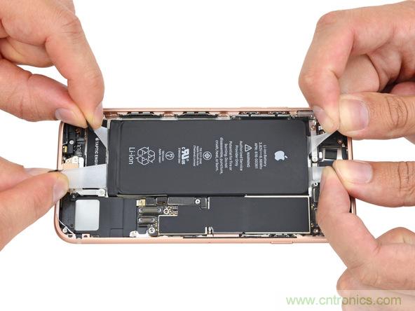 iPhone 8首拆:無線充電版本的iPhone 7?