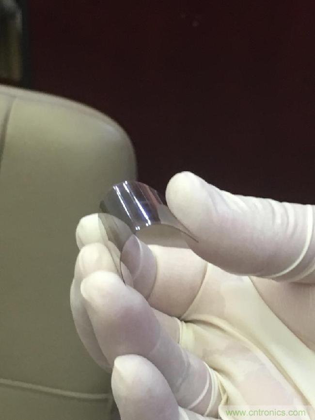 可彎曲摔不碎的半導體?顛覆你的認知