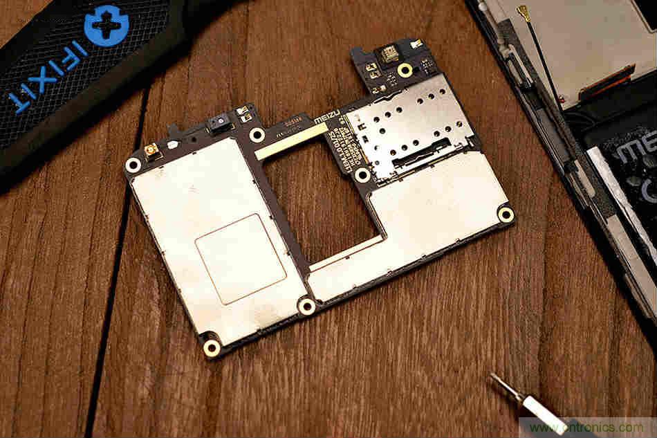 拆解魅族15 Plus:玩轉了新概念,但其工藝究竟如何?