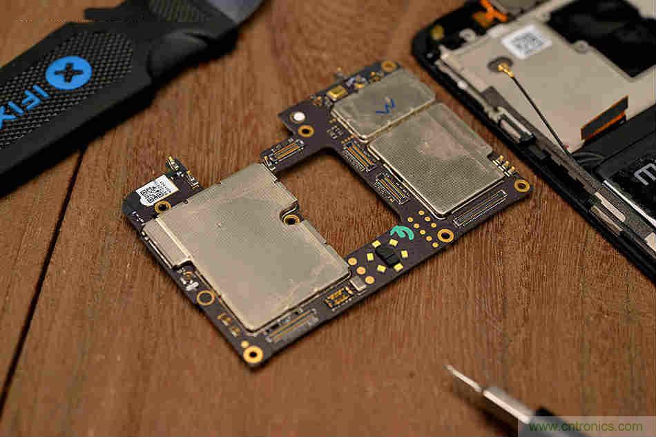 拆解魅族15 Plus:玩轉了新概念,但其工藝究竟如何?