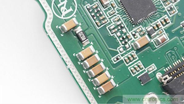 拆解華為保時捷設計快充無線充電器:憑啥能賣699?