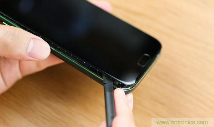 拆解黑鯊手機:多級直觸一體式液冷系統有什么門道?