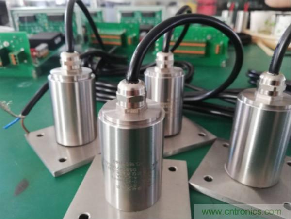 振動傳感器的機電變換原理？主要的分類有哪些？