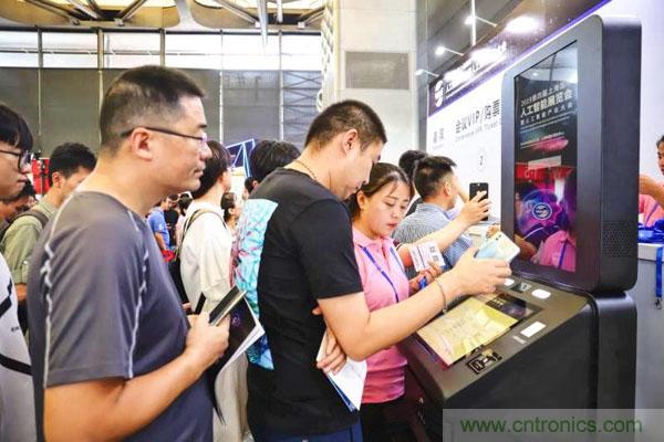 明年再見(jiàn)！“WAIE 2019第四屆上海國(guó)際人工智能展覽會(huì)暨人工智能產(chǎn)業(yè)大會(huì)”完美落幕！