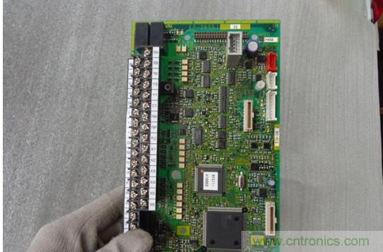 變頻器的輸出頻率調高，那么輸出電壓將如何提高？