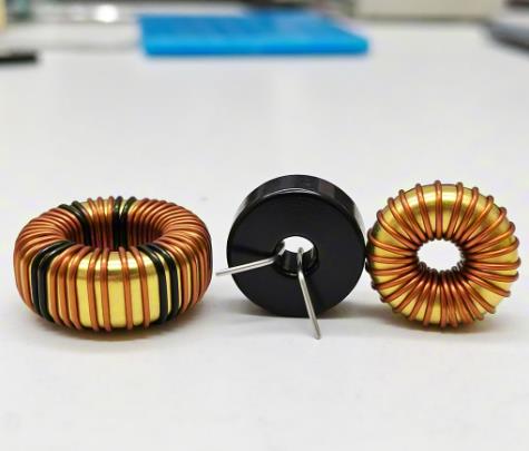 磁珠電感、磁環(huán)電感與色環(huán)電感：電磁濾波世界的三重變奏曲